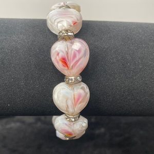 Faceted Heart Red Streaked White Silver Tone Rhinestone Accent Stretch Bracelet